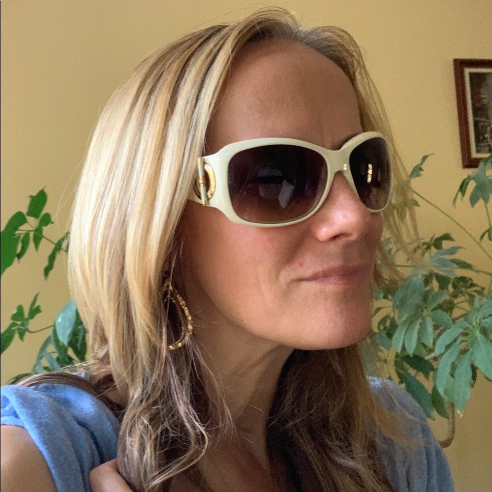 DIOR Cream Sunglasses with Gold Accent - Picture 13 of 13